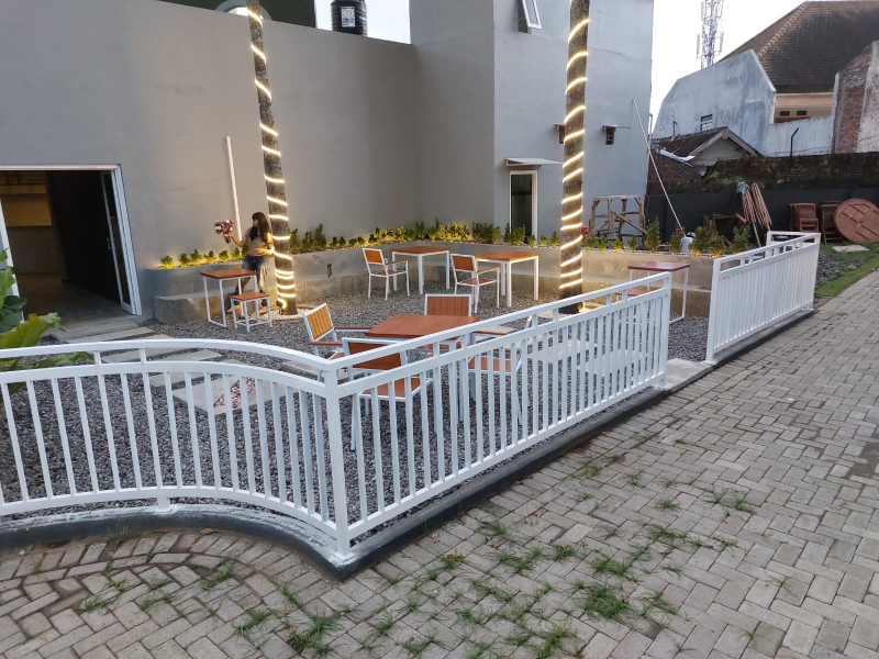 Pembangunan Kafe Tengah Kota Malang